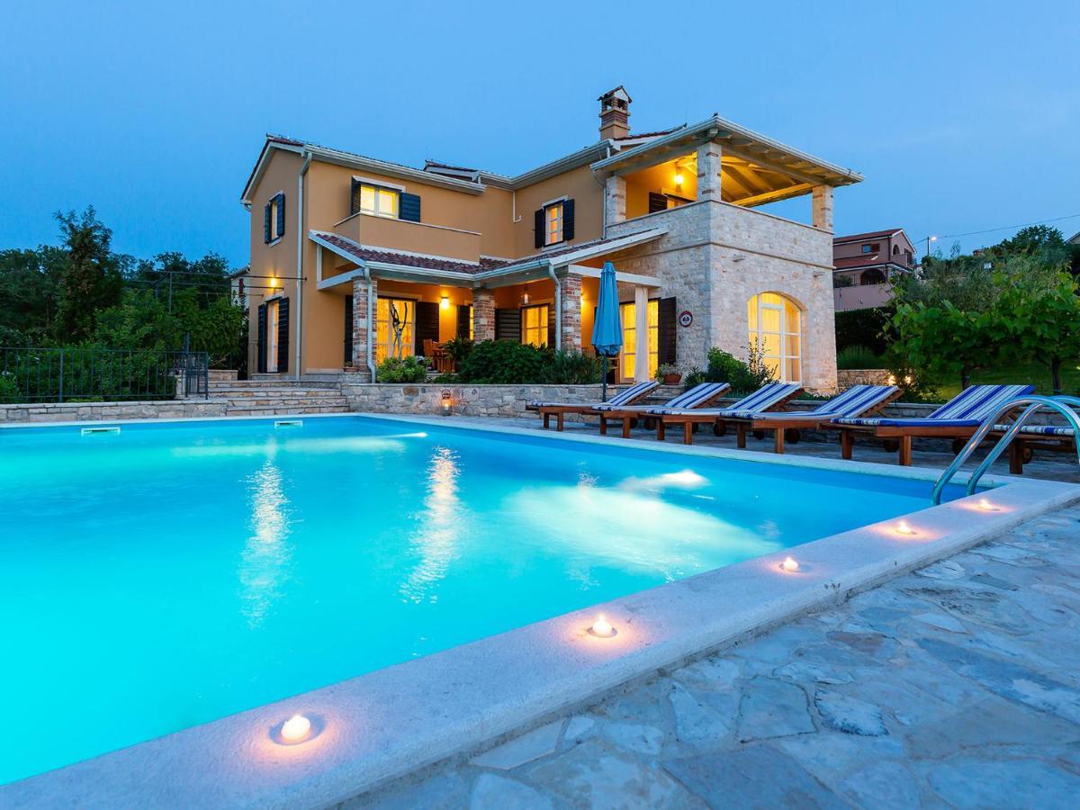 Montižana Villa Salvea With Heated Pool מראה חיצוני תמונה